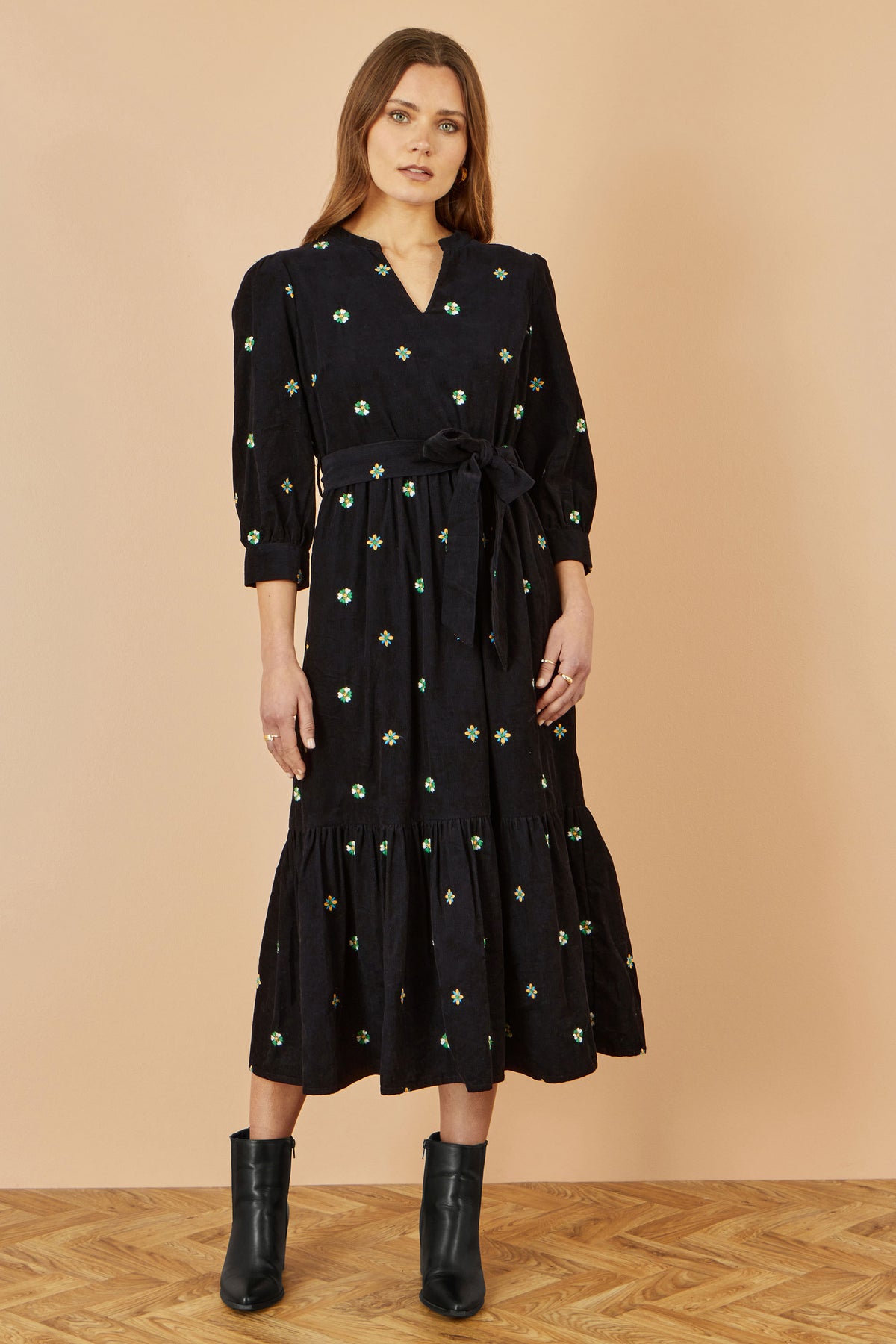 Yumi Black Flower Embroidery Midi Cord Dress Dress Casual Yumi