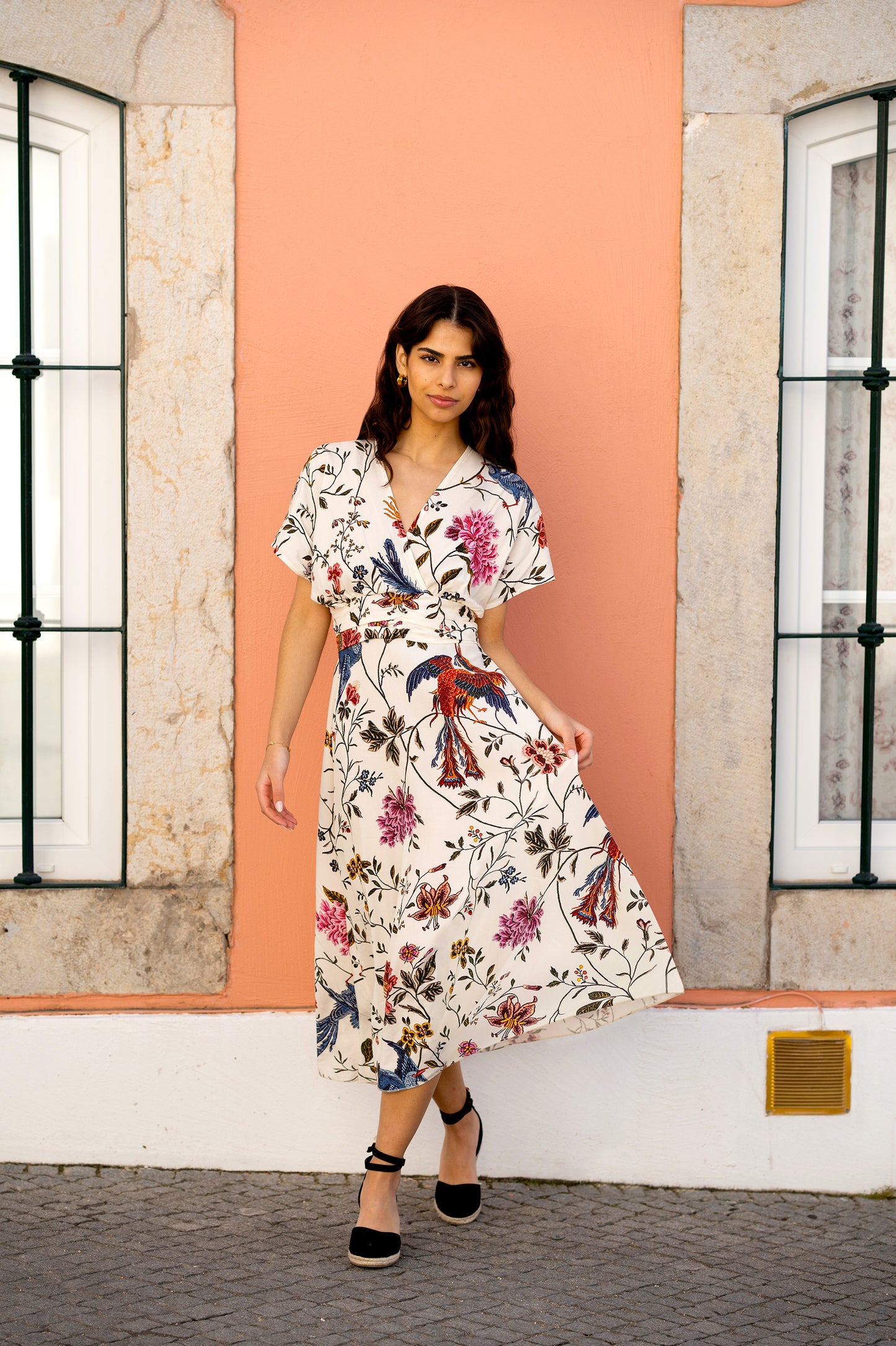 Yumi Ivory Bird and Floral Print Ruched Waist Kimono Midi Dress Yumi