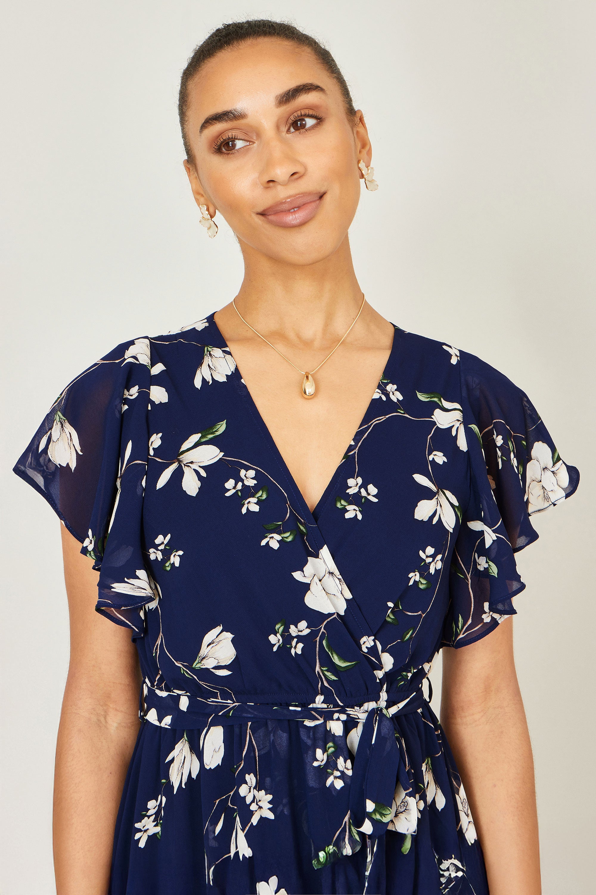 Floral Dresses – Feminine Prints for Every Season – Yumi