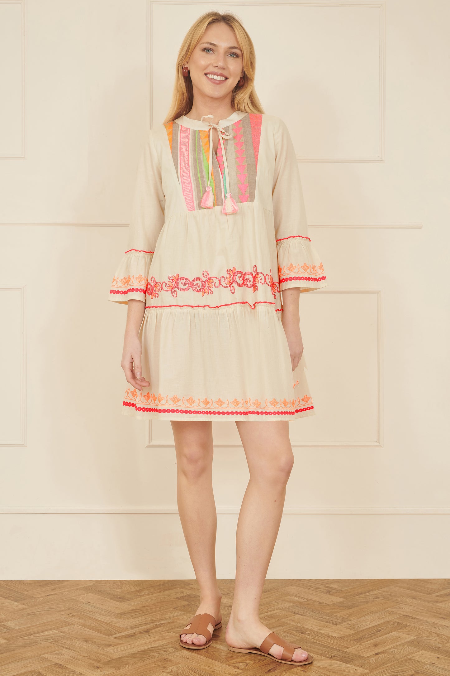 Yumi White Embroidered Cotton Tunic Beachwear Yumi