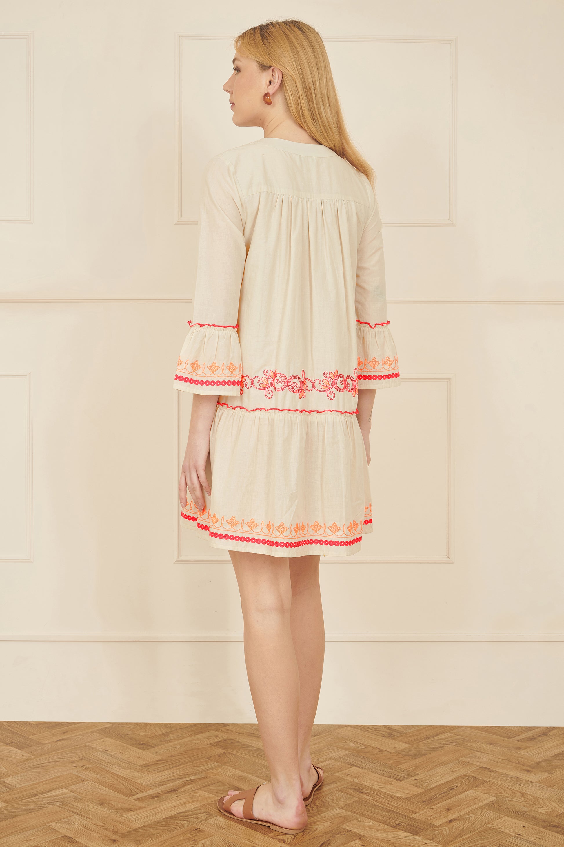 Yumi White Embroidered Cotton Tunic Beachwear Yumi