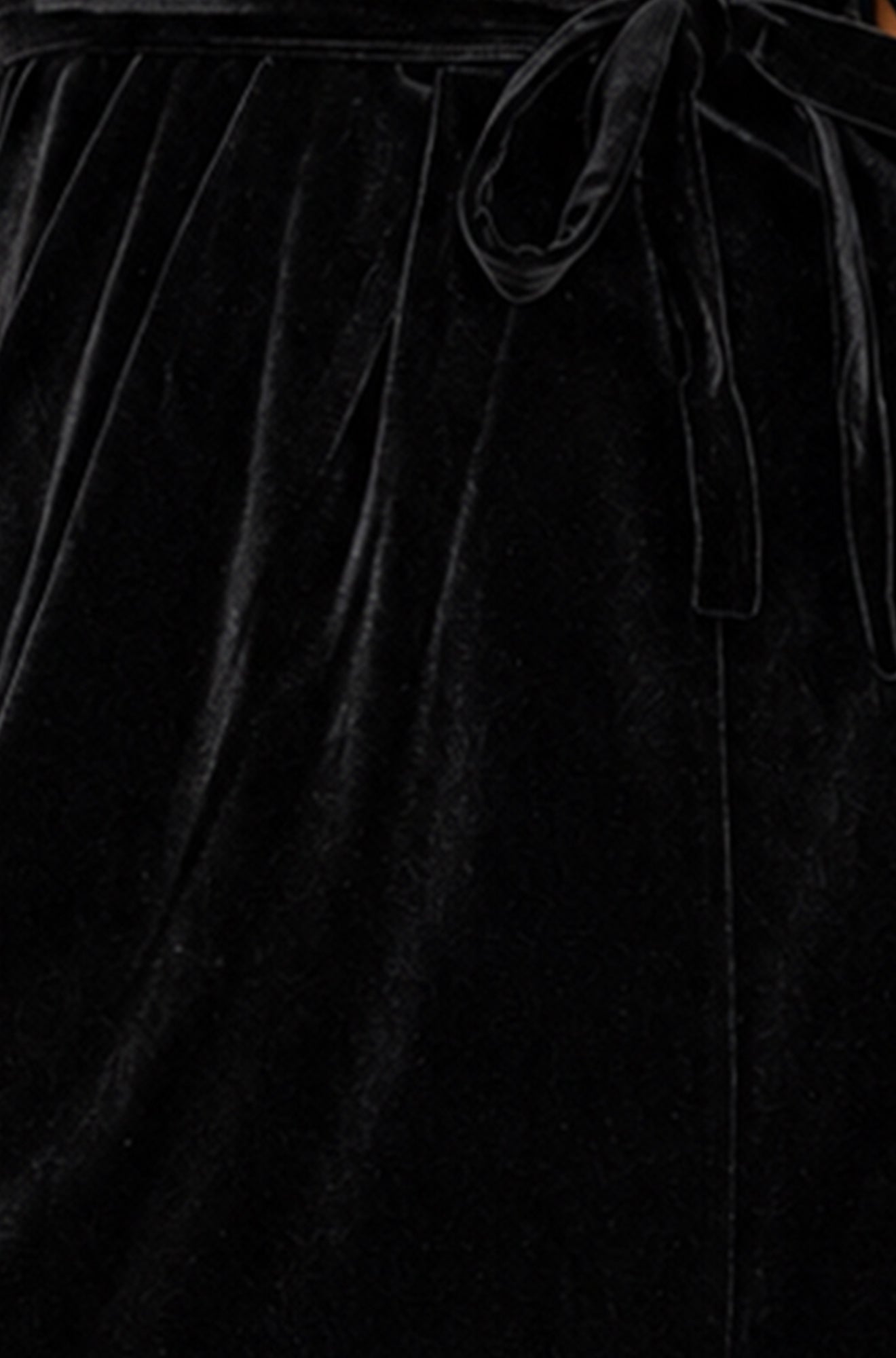 Yumi Black Velvet One Shoulder Midi Dress