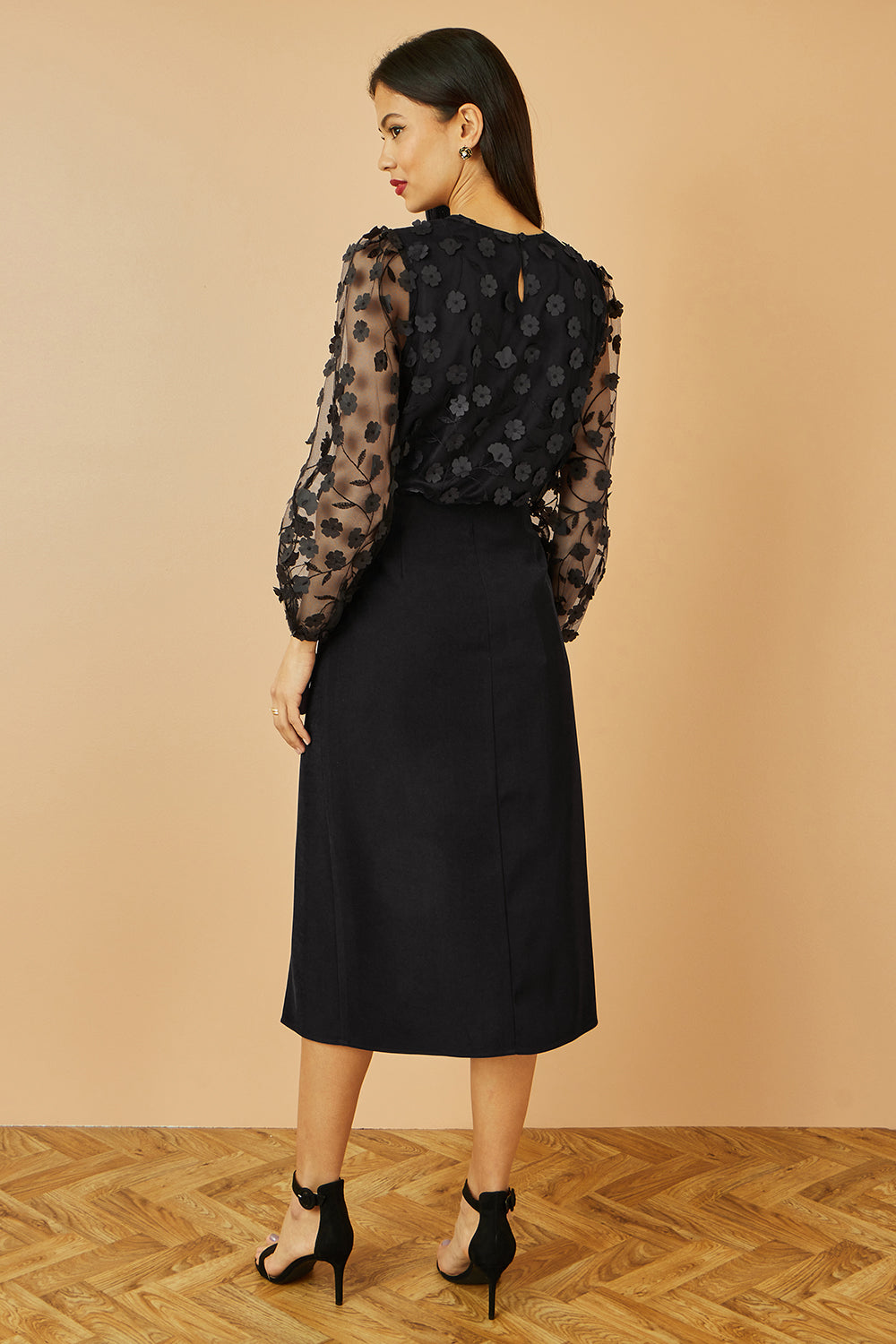 Yumi Black Sheer Sleeve Applique Flower Top Top Yumi