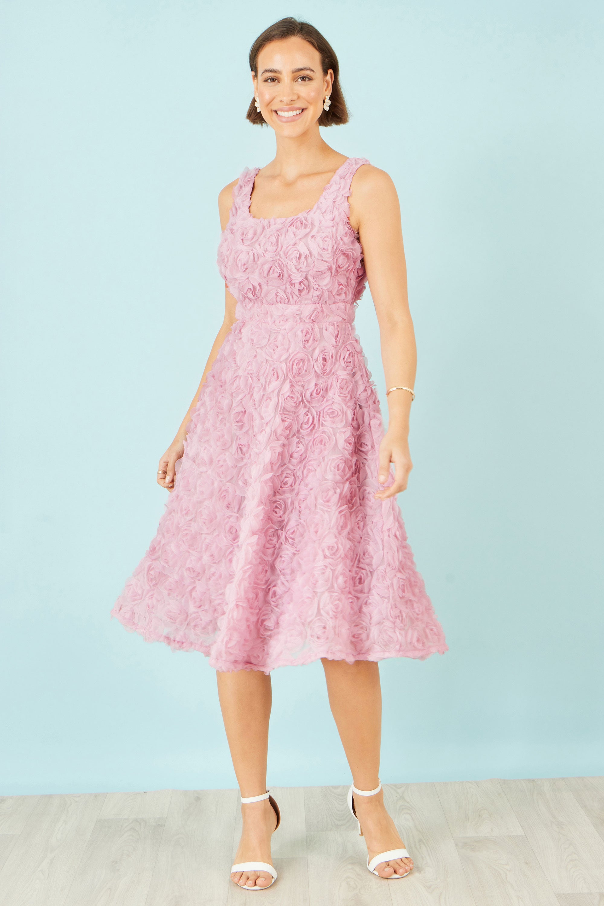 Floral Dresses – Feminine Prints for Every Season – Yumi