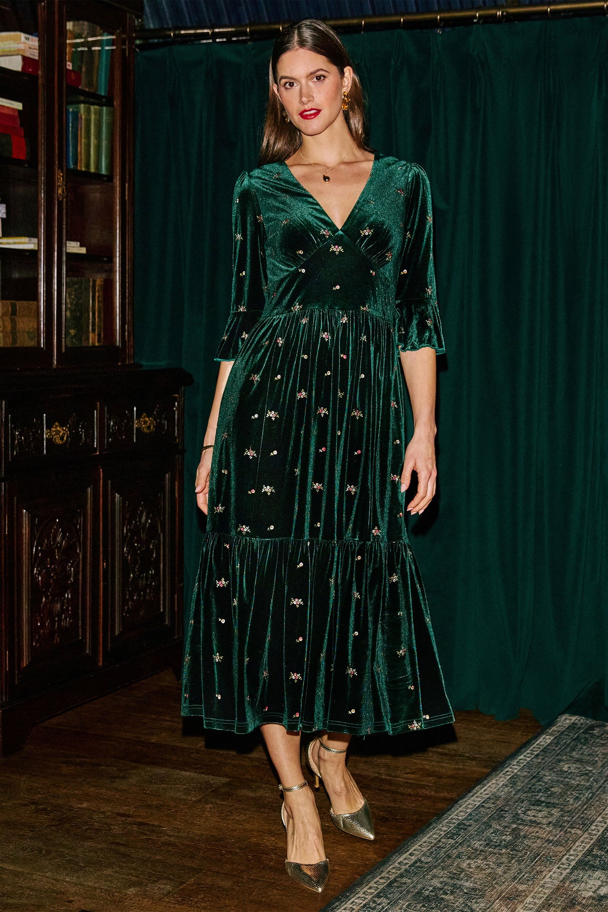 Yumi Green Velvet Embroidered Midi Dress Dress Party Yumi
