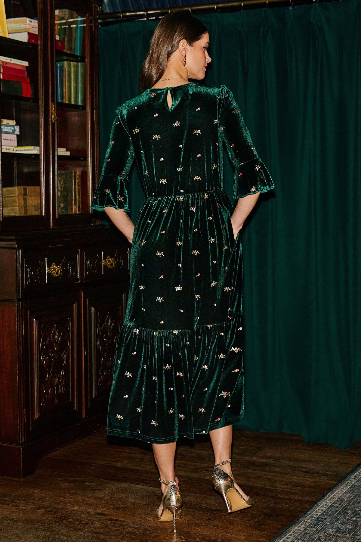 Yumi Green Velvet Embroidered Midi Dress Dress Party Yumi