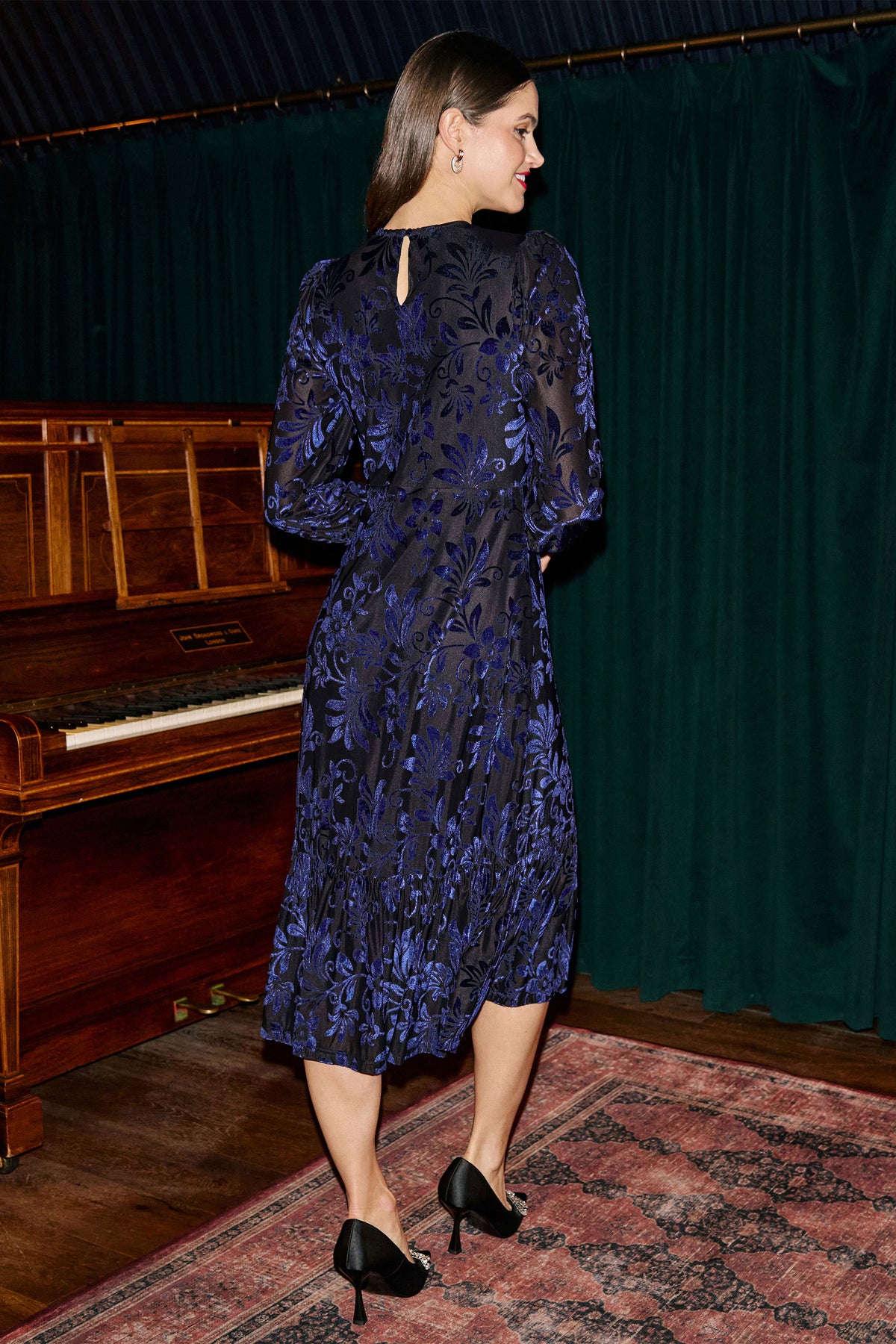 Yumi Blue Velvet Floral Midi Dress Dress Party Yumi